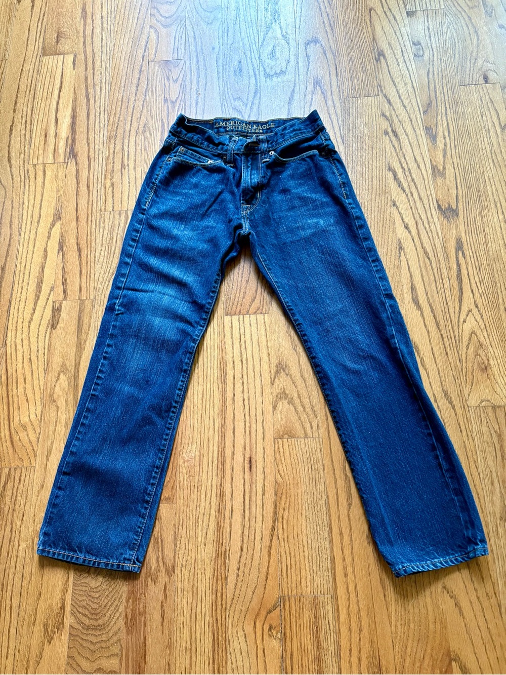 American Eagle men Slim Straight Jeans Sz  26/28 pristine condition. preowned